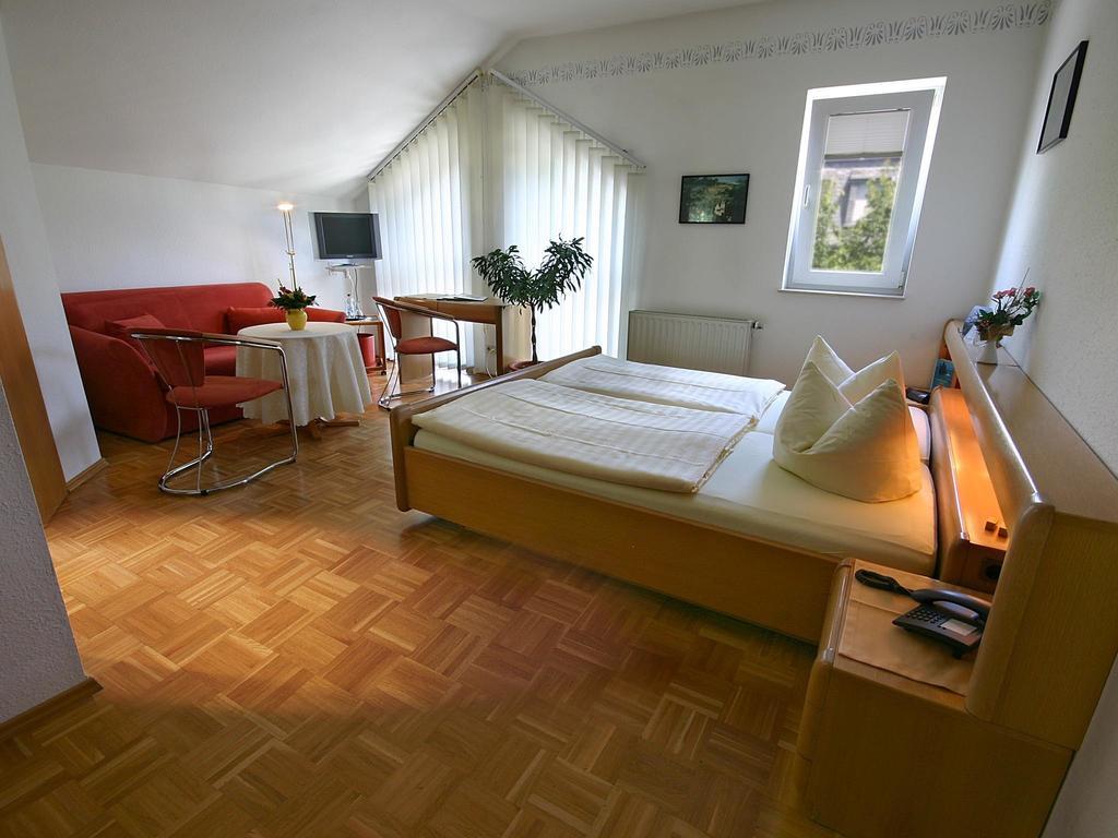Hotel Garni Zur Bergstrasse Zwingenberg  Quarto foto