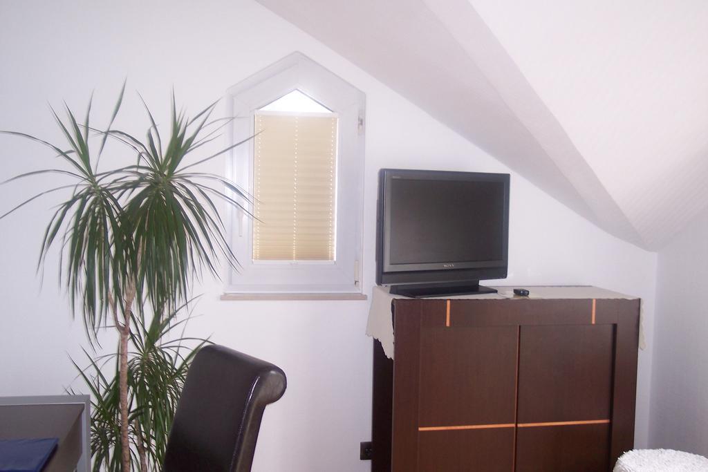 Hotel Garni Zur Bergstrasse Zwingenberg  Quarto foto